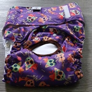 CuteBone purple skull print  female dog diaper Sz XL NWOT